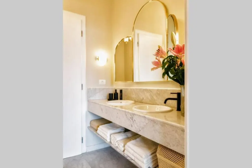 Luxurious Huge Flat With Large Terrace Apartment Bucharest Romania